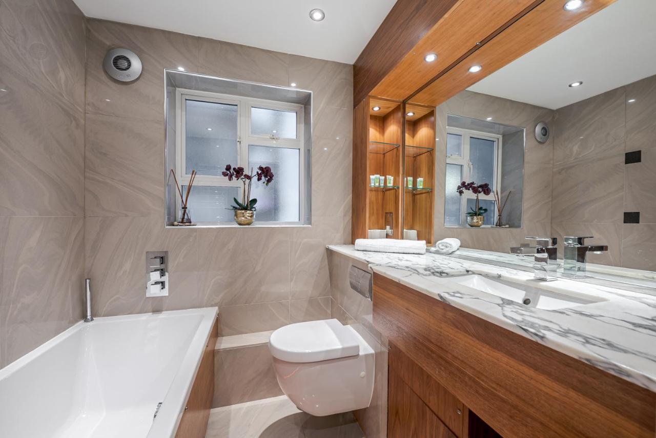 Elegant Ground Floor Apartment With Ac In Knightsbridge Steps Away From Harrods Londres Exterior foto